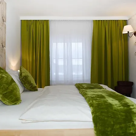 Alpenblick Apartment *